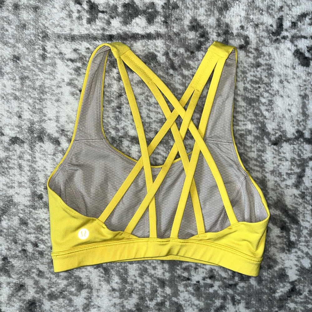 Lululemon Free to Be Serene Bra